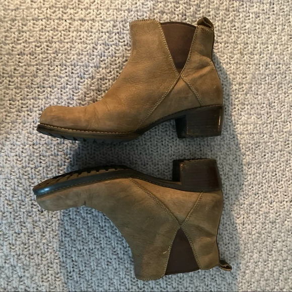 RED WING Sz 9.5 Chelsea Style Suede 1.5” Heel Booties - Picture 4 of 8